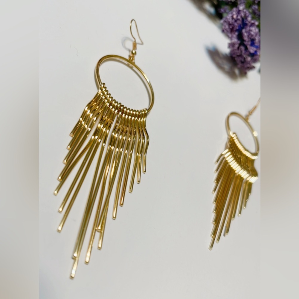 Gold hoop tassel drop earrings - Picture 4 of 7